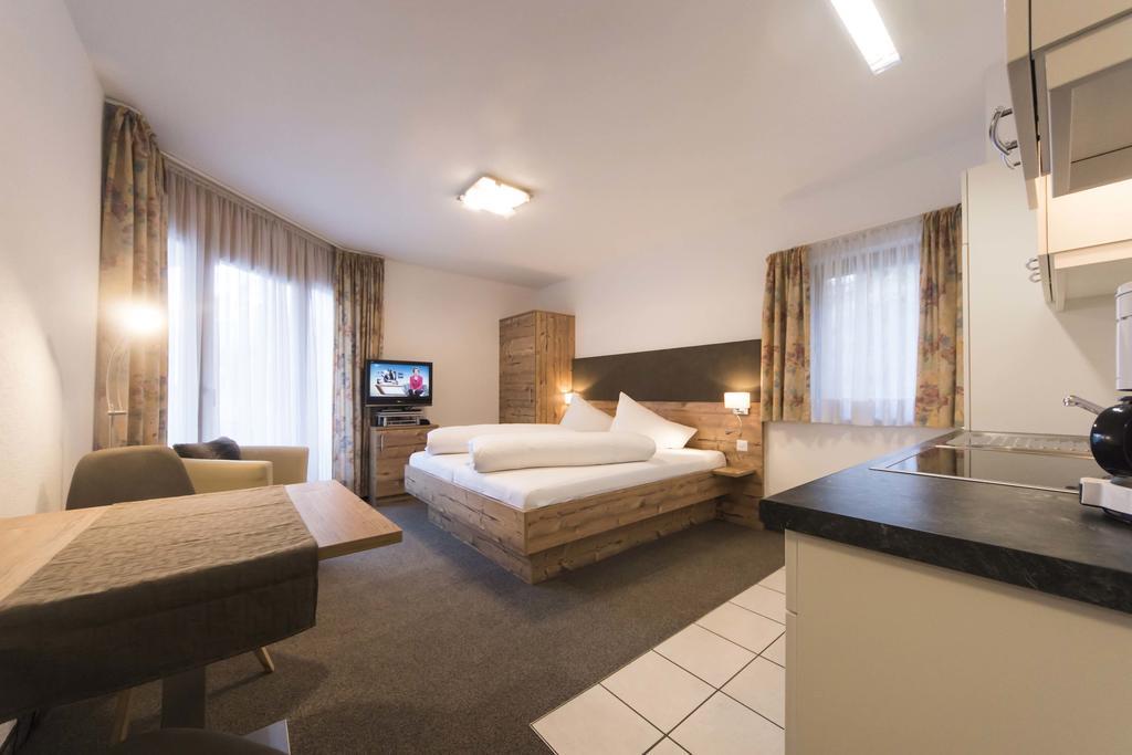 سامنون Appartements Garni Alpin Live المظهر الخارجي الصورة
